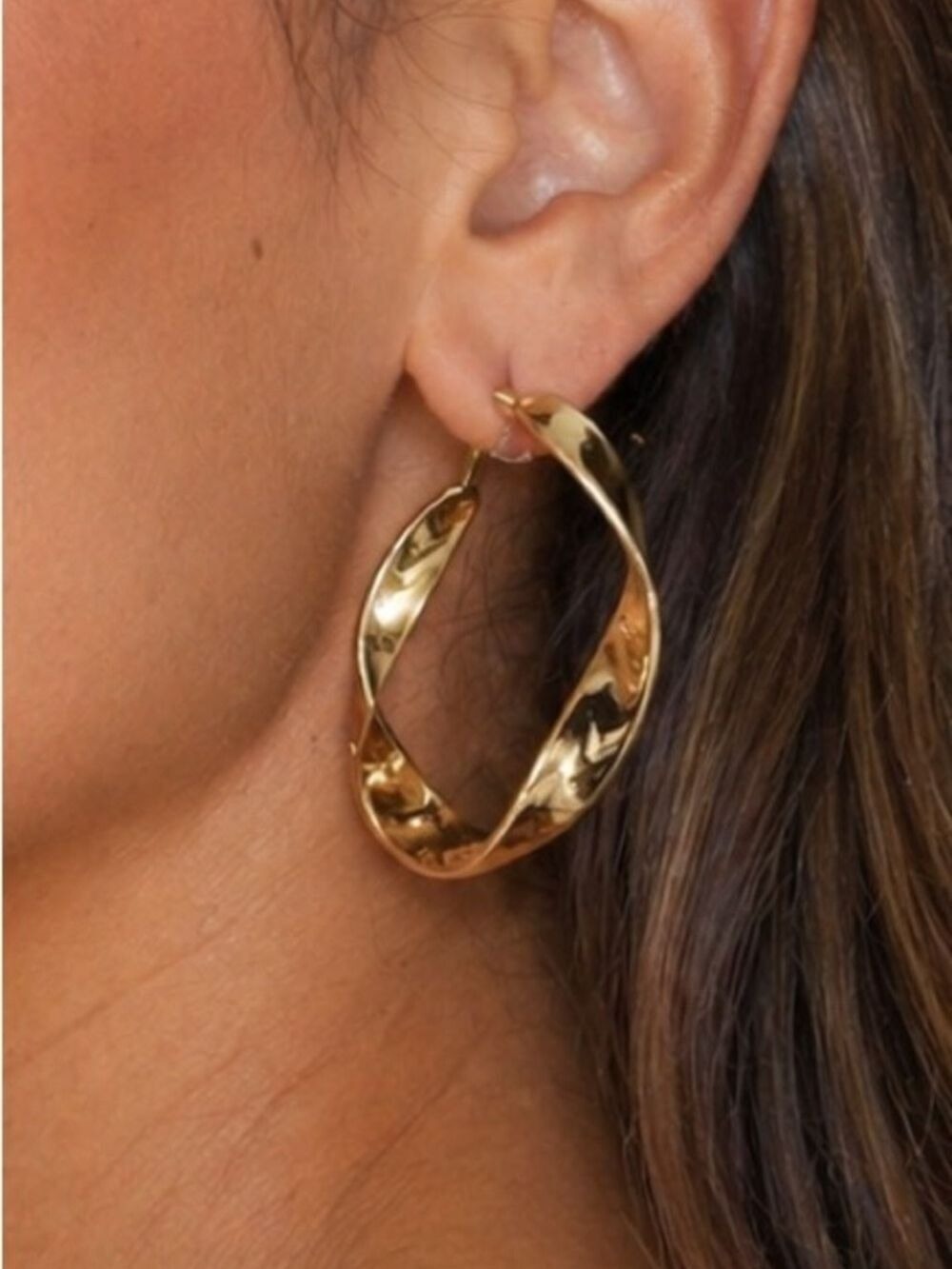 😍CLEARANCE  - JOE FRESH Wide Twist Hoop Earrings